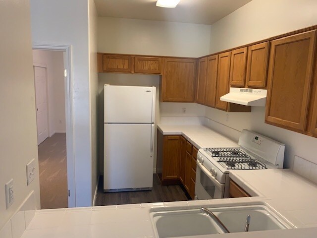 Building Photo - 523 Yellow Meadow Ct