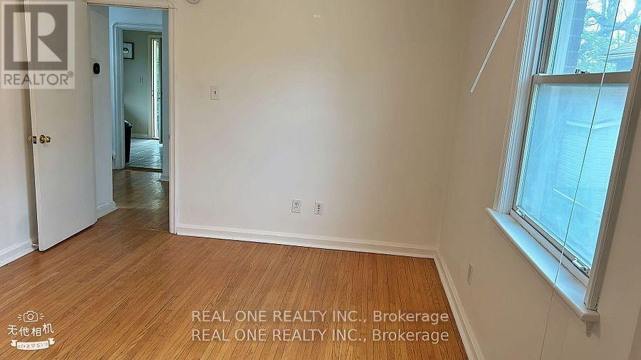 Photo du bâtiment - 92 Binkley Crescent