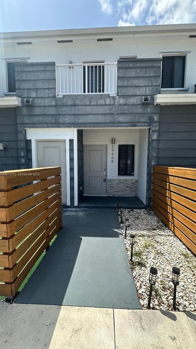 Building Photo - 25308 SW 135th Ave