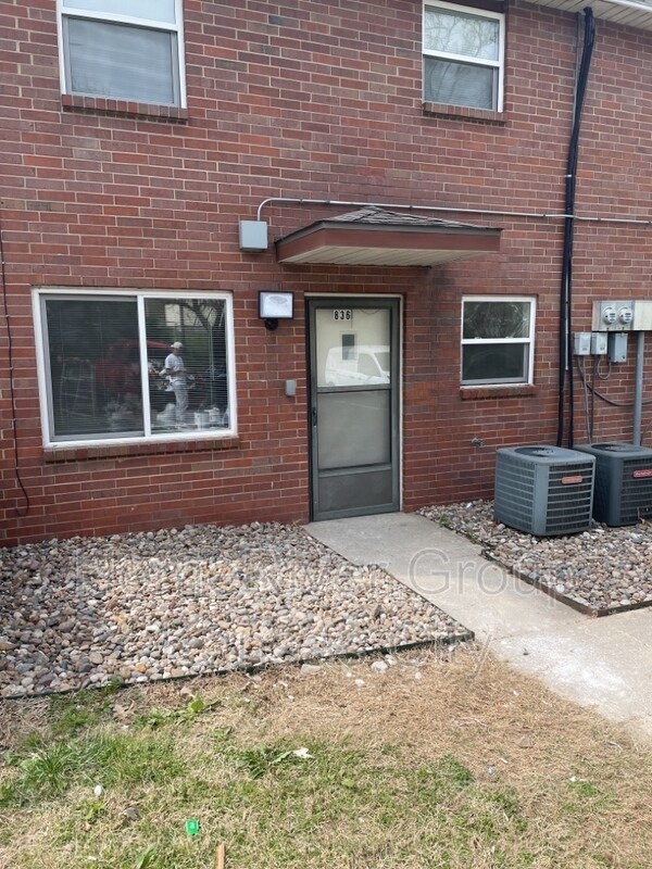 Building Photo - 836 NE 68th St