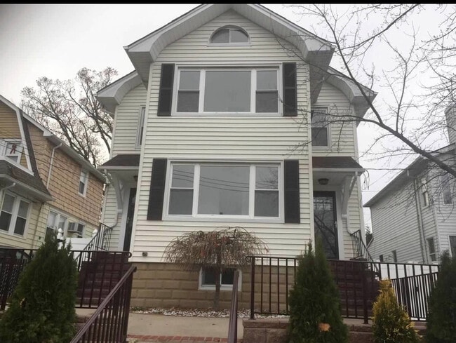 690 Annadale Rd