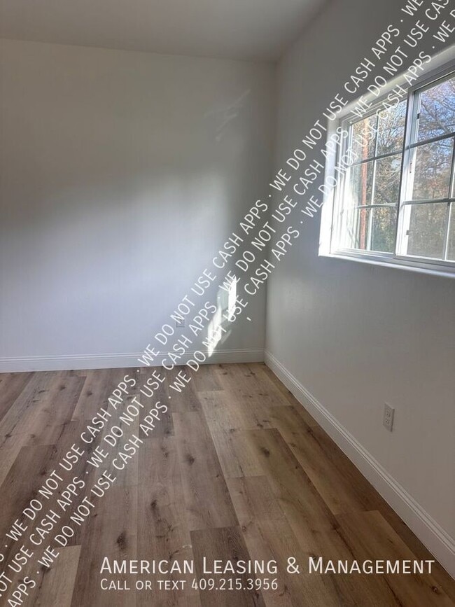 Foto del edificio - 1003 Lynn-D