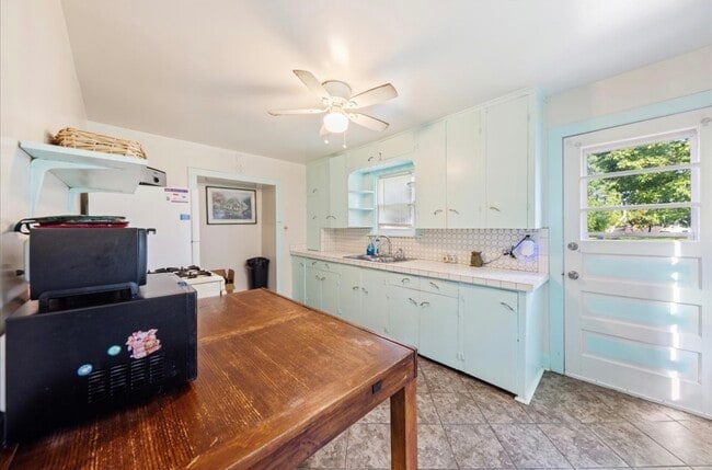 Building Photo - 2037 Gabriel Ave