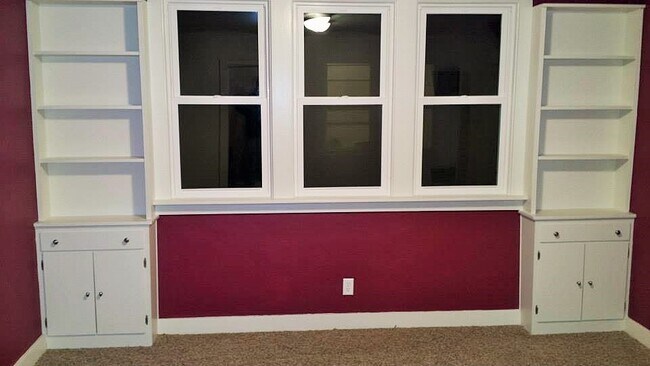 Ventanas nuevas en todo el apartamento. - 2119 N 11th St
