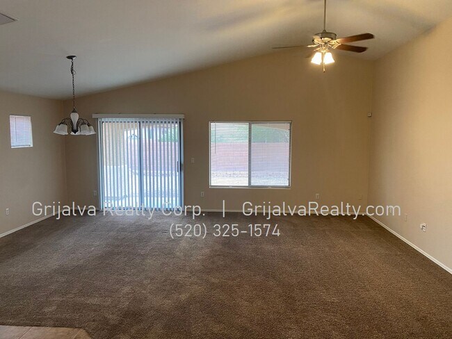 Building Photo - Lovely 3 BD 2 BA Lennar House near Davis M...