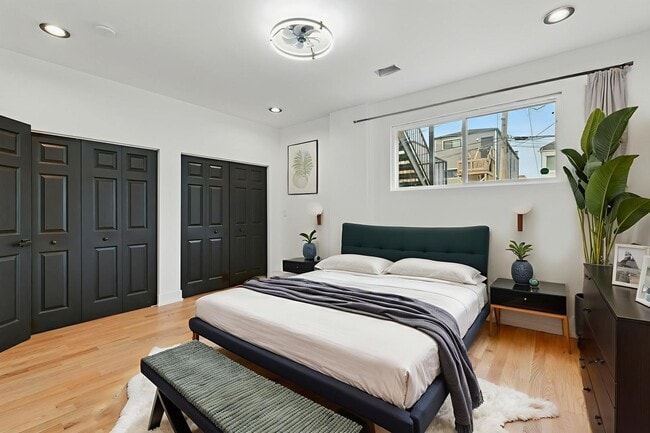Foto del edificio - 6327 S Langley Ave