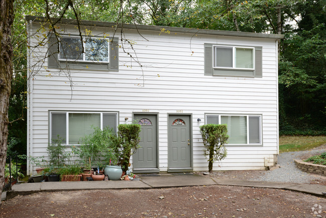 Building Photo - Hillside Townhouses