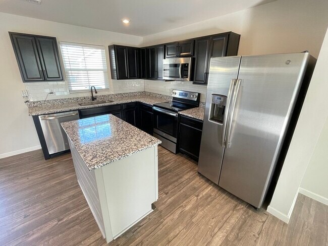 Building Photo - North Nashville townhome, very close to do...