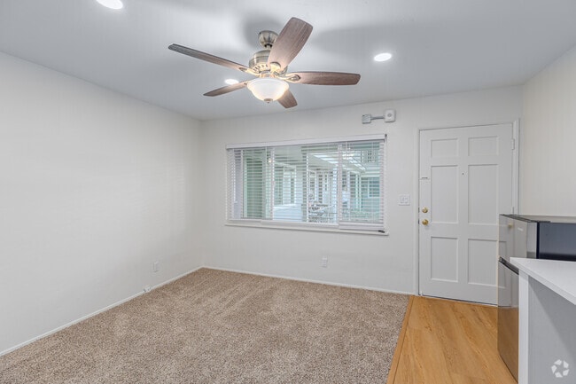 Estudio, 1BA - 350SF - Sala de estar - The Theater Apartments