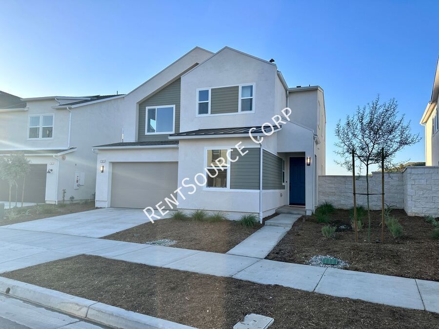 Foto principal - 2023 New Construction! 3 Bedroom + Loft w/...