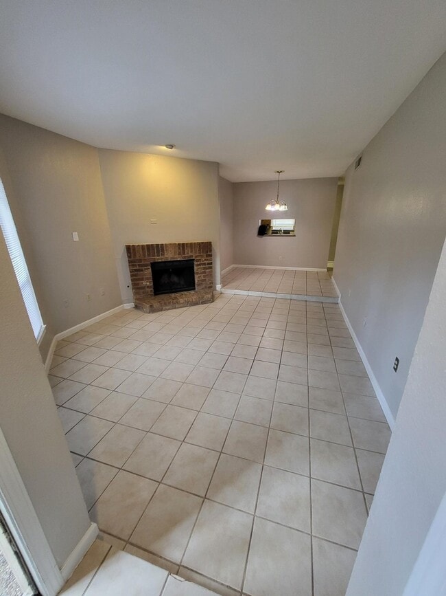 Foto del edificio - 3130 Walnut Bend Ln