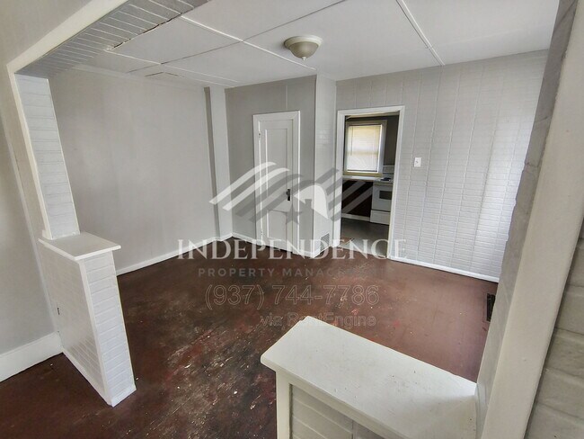 Building Photo - 515 Mertland Ave
