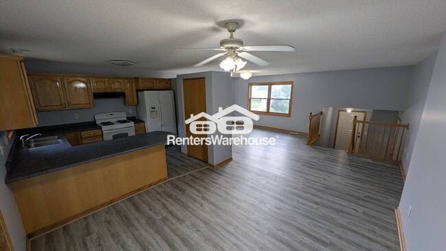 Foto del edificio - 765 50th Ave NW