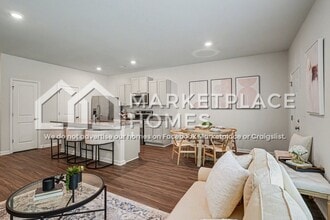 Building Photo - 302 Oakwood Dr NW