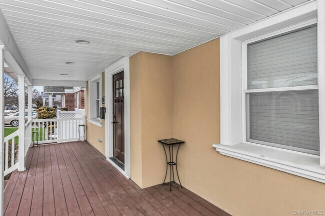 Building Photo - 180 Kensington Rd