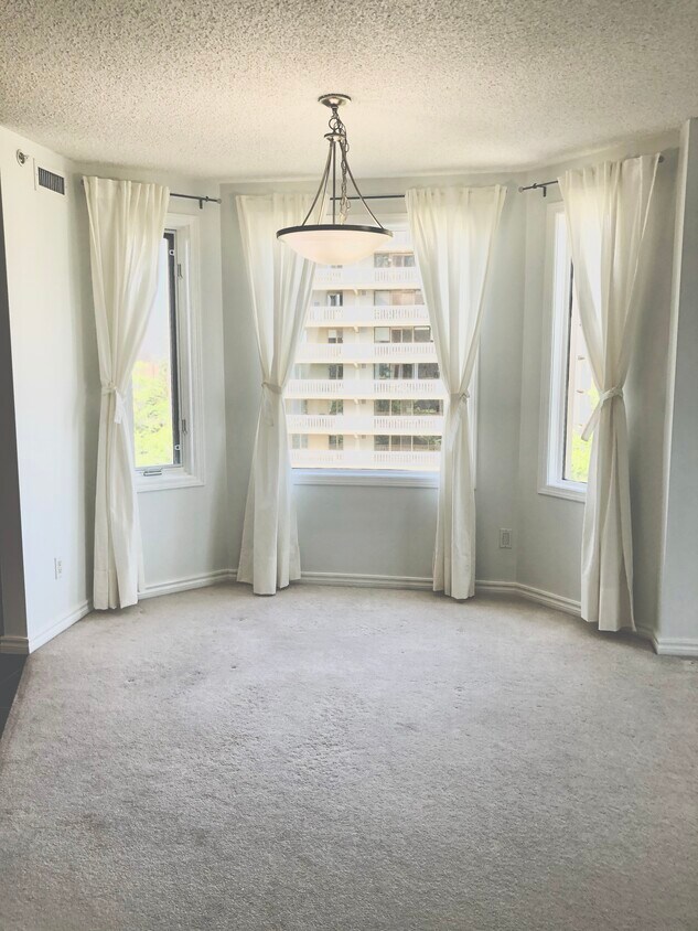 Photo principale - 9741 110 St NW