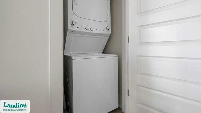 Building Photo - 404 W 26th St