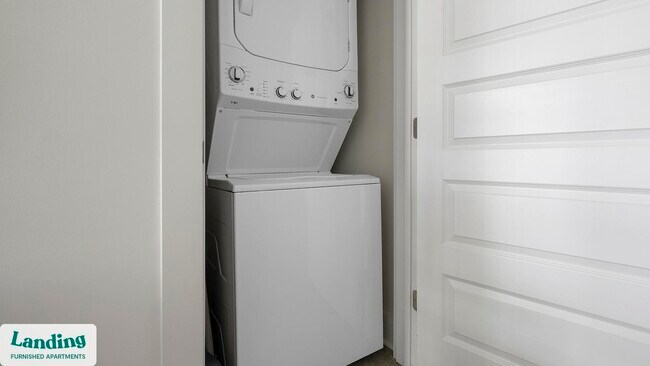 Building Photo - 404 W 26th St