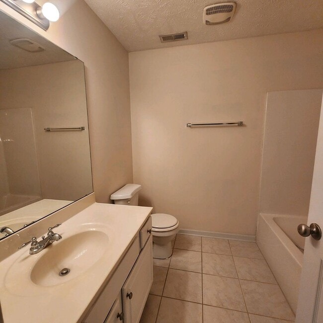 Building Photo - 1720 Renwick Dr