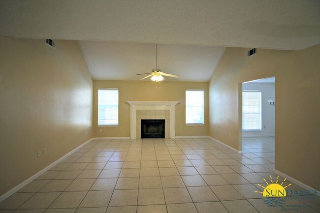 Building Photo - 523 E Timberlake Dr