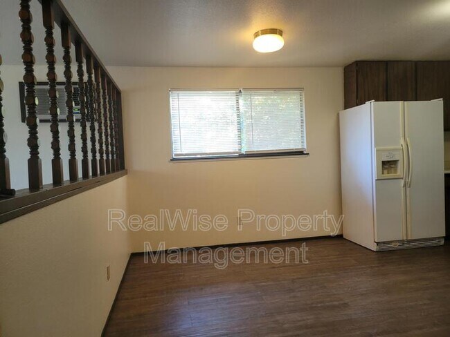Foto del edificio - 561 SW G St