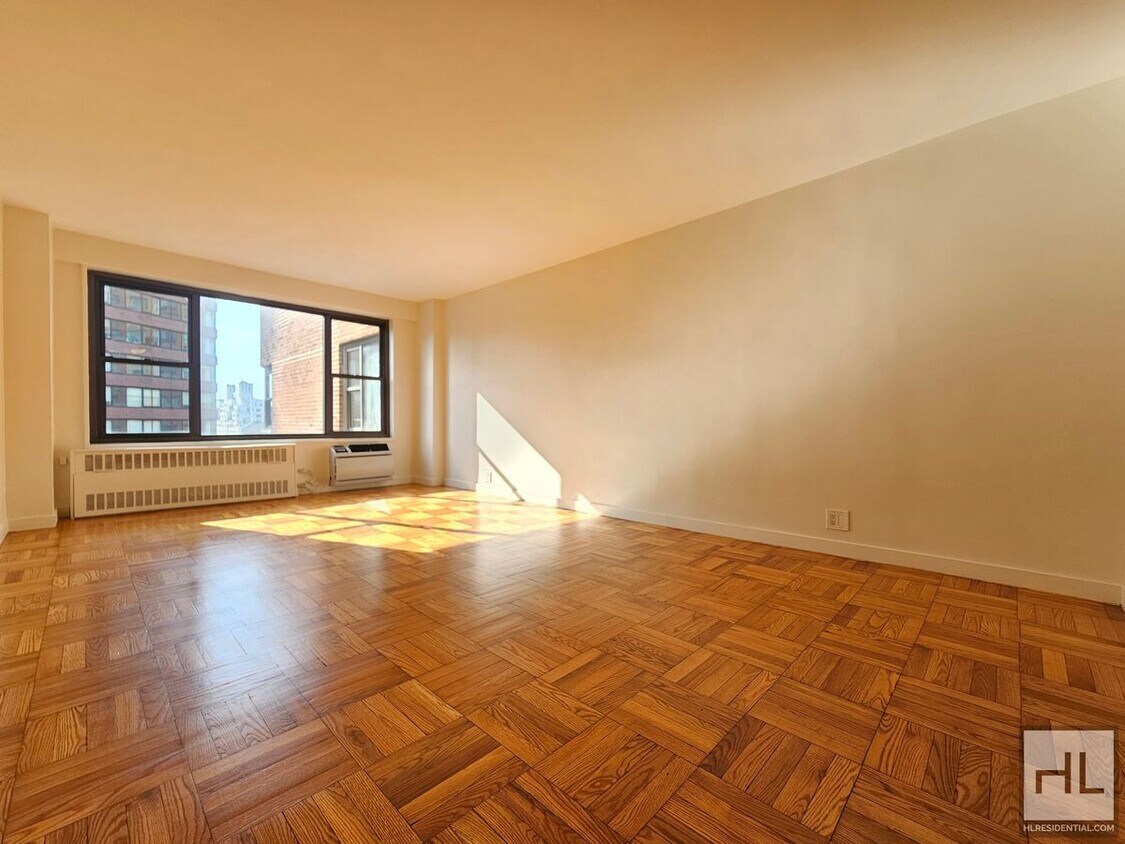 Primary Photo - Penthouse Studio in Union Square | 18th Fl...