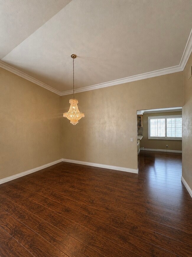 Foto del edificio - 606 Pinecrest Ln