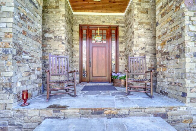 Foto del edificio - 137 N Ridge Ln