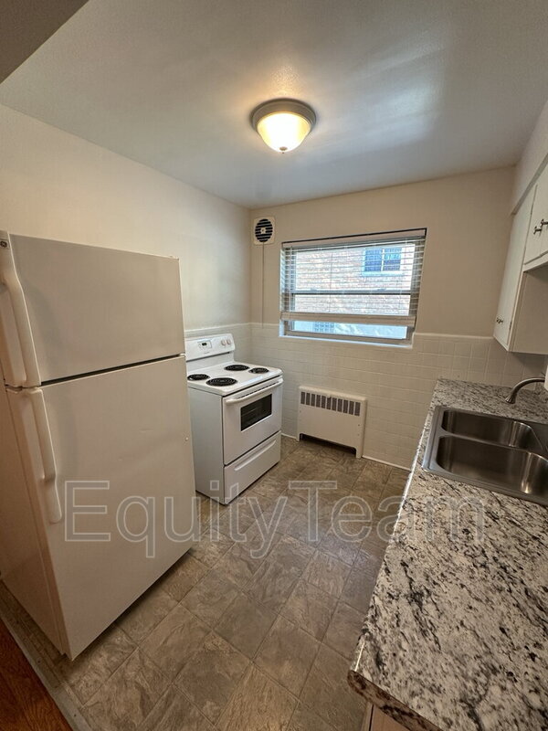 Foto del edificio - 6086 Dryden Ave
