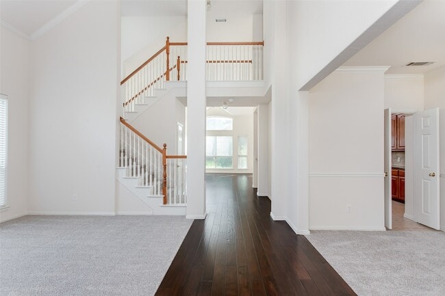 Foto del edificio - 915 Falcon Trail