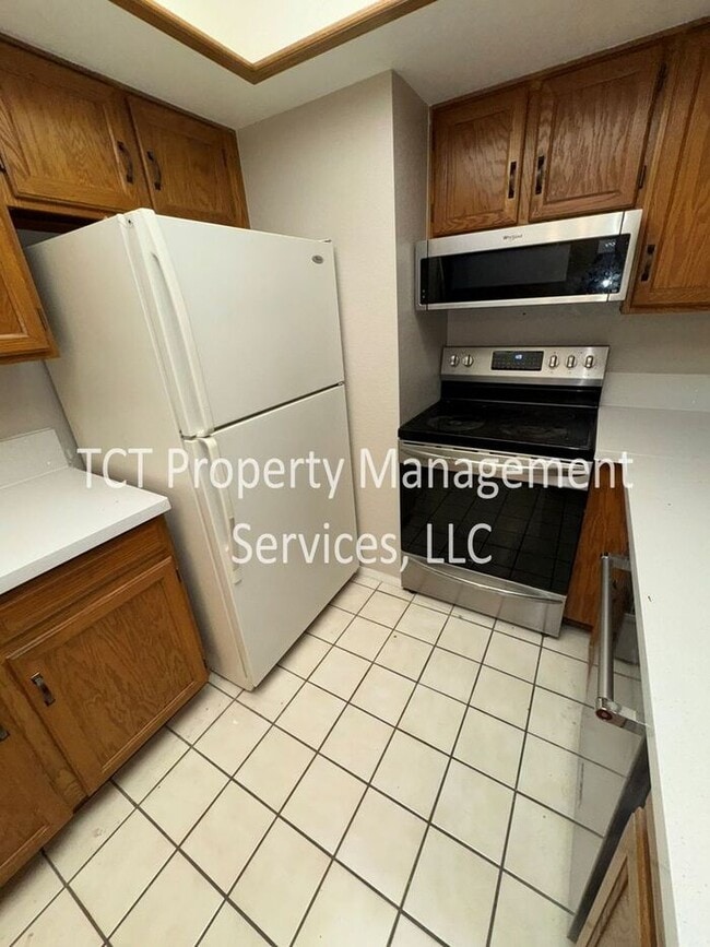 Building Photo - Two Primary suite unit in Mesa!