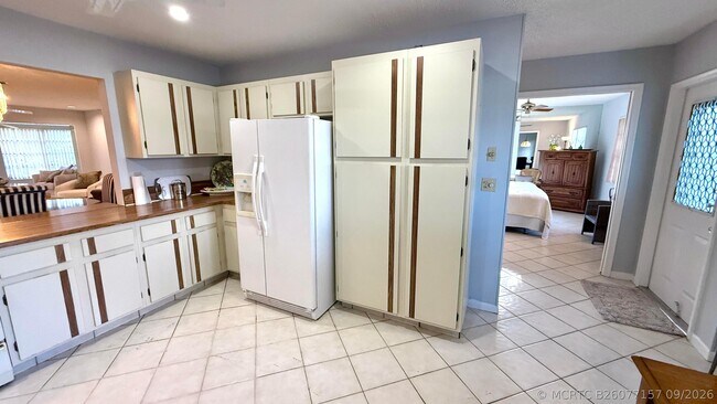 Building Photo - 5242 Privet Pl