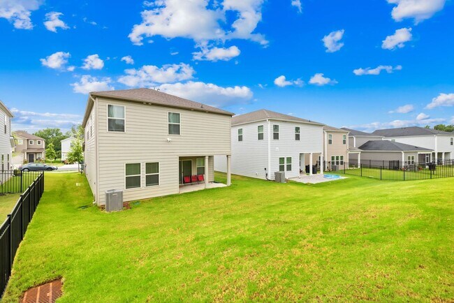 Foto del edificio - 2614 Arbor Loop Dr