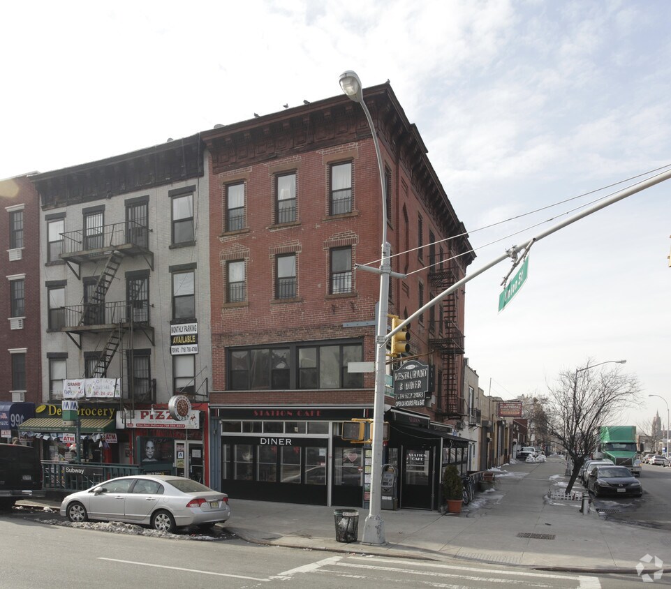 Primary Photo - 224 4th Ave