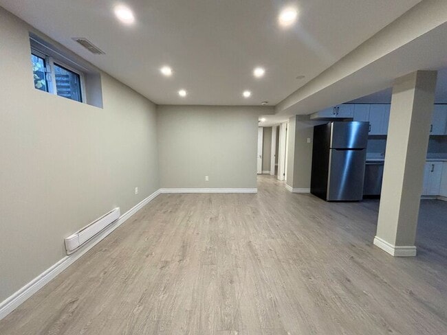 Building Photo - 381 Grey St