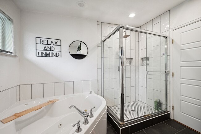 Building Photo - 5944 S Milwaukee Way