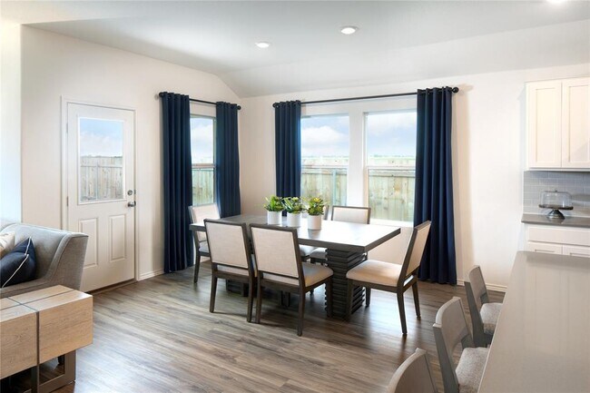 Building Photo - 113 Sunrise Oak Cv