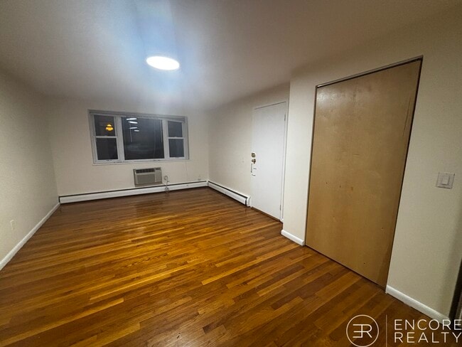 Building Photo - 110 Babcock St