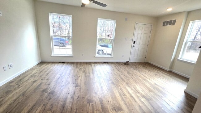 Foto del edificio - 431 Sunset Hollow Drive