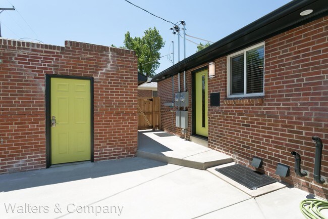 Building Photo - 4 br, 2 bath House - 1416 Spruce Street