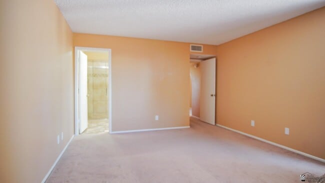 Building Photo - 401 W 37th St