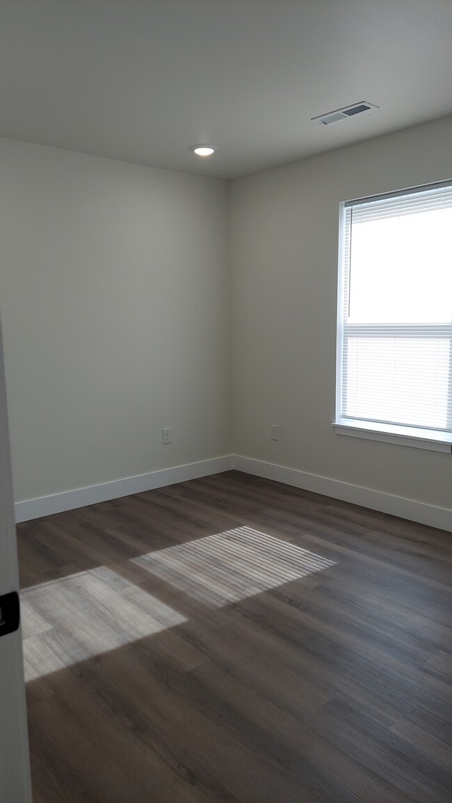 Building Photo - 508 Eagle St