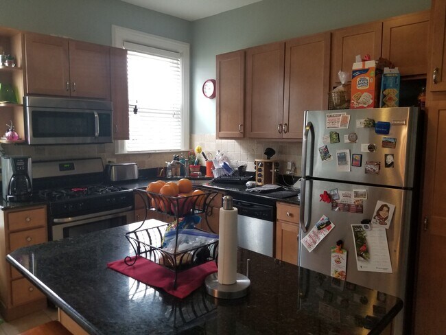 Foto del edificio - 415 Elgin Ave