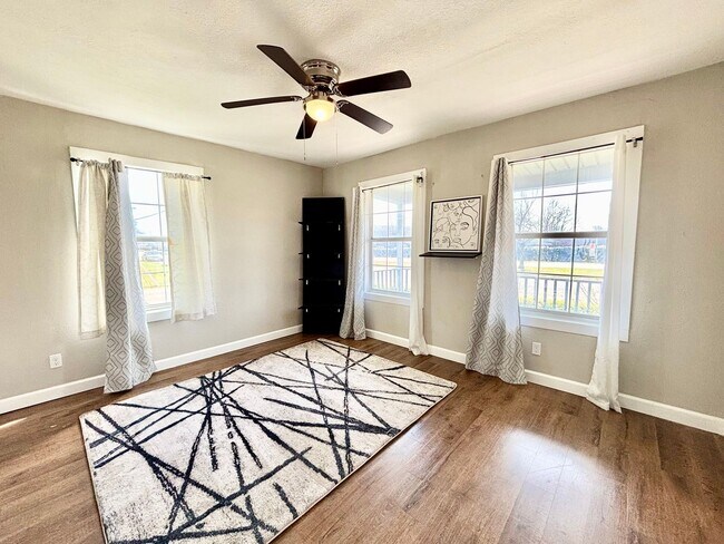 Foto del edificio - Charming 3 Bedroom Home in Norfolk