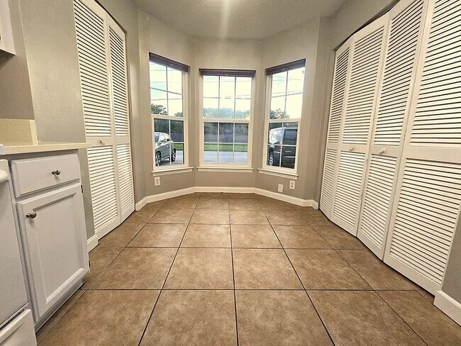 Building Photo - 4526 Brook Hollow Cir