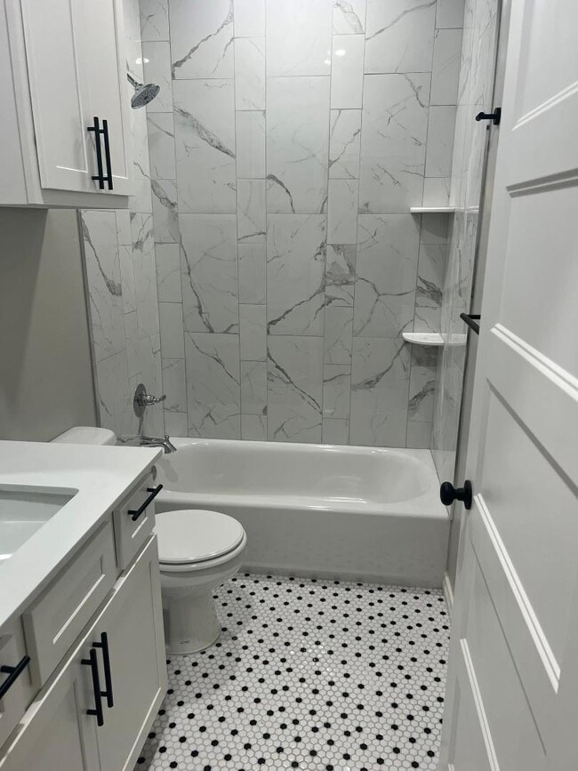 Foto del edificio - 1810 3rd St