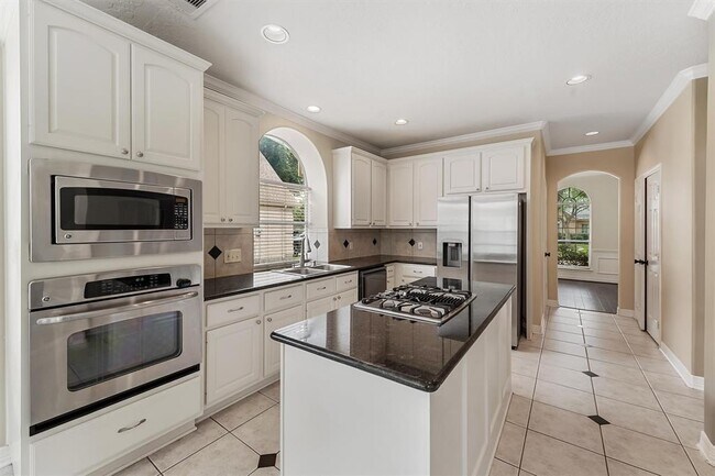 Building Photo - 1506 Darnley Ln