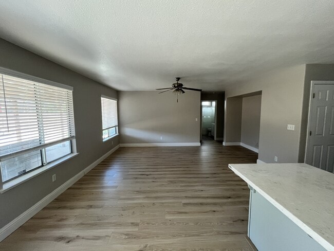 Foto del edificio - 1134 Kestrel Dr