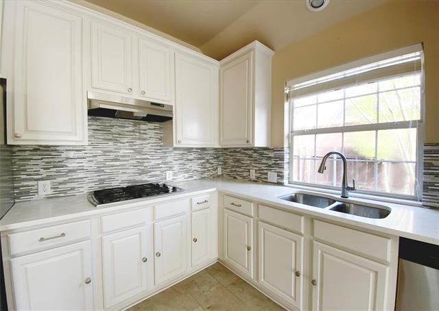 Foto del edificio - 3224 Heatherbrook Dr