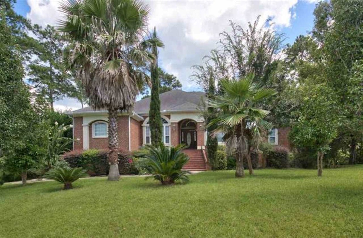 Foto principal - 8846 Glen Abby Dr